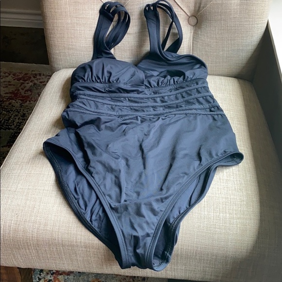La Blanca Tummy Control Swimsuit - Picture 2 of 10